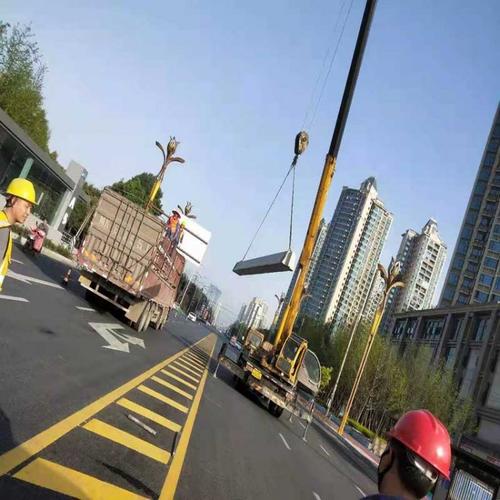 成都隔离栏厂家供应 系统化城市交通隔离解决方案